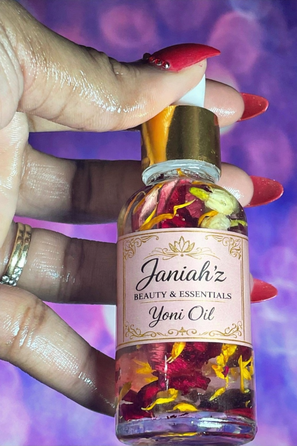 Janiah'z Beauty & Essentials Yoni oil 1fl oz