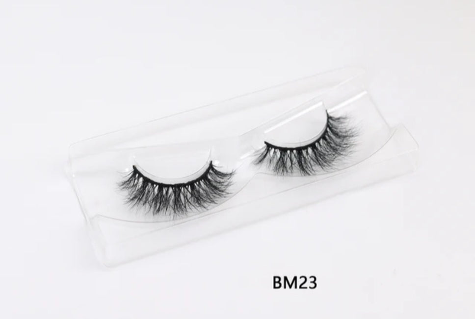 Janiah'z Beauty & Essentials  Eyelashes