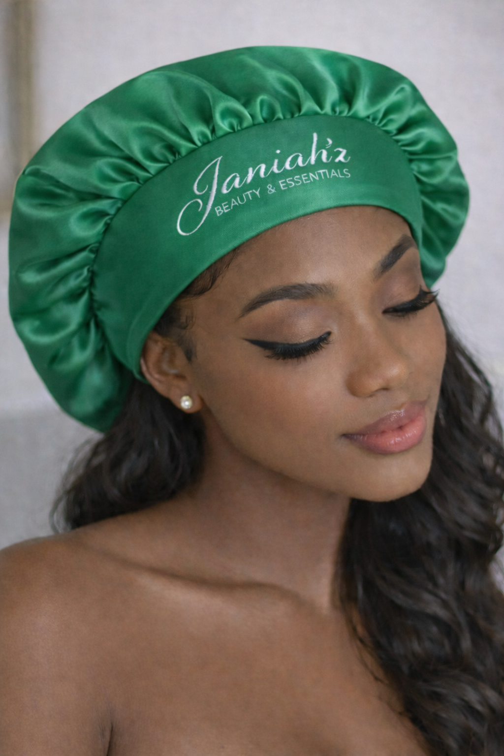 Janiah'z Beauty & Essentials bonnet