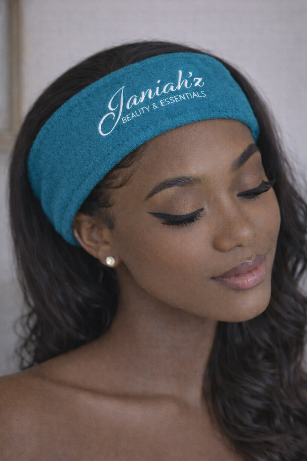 Janiah'z Beauty & Essentials edge control Wrap