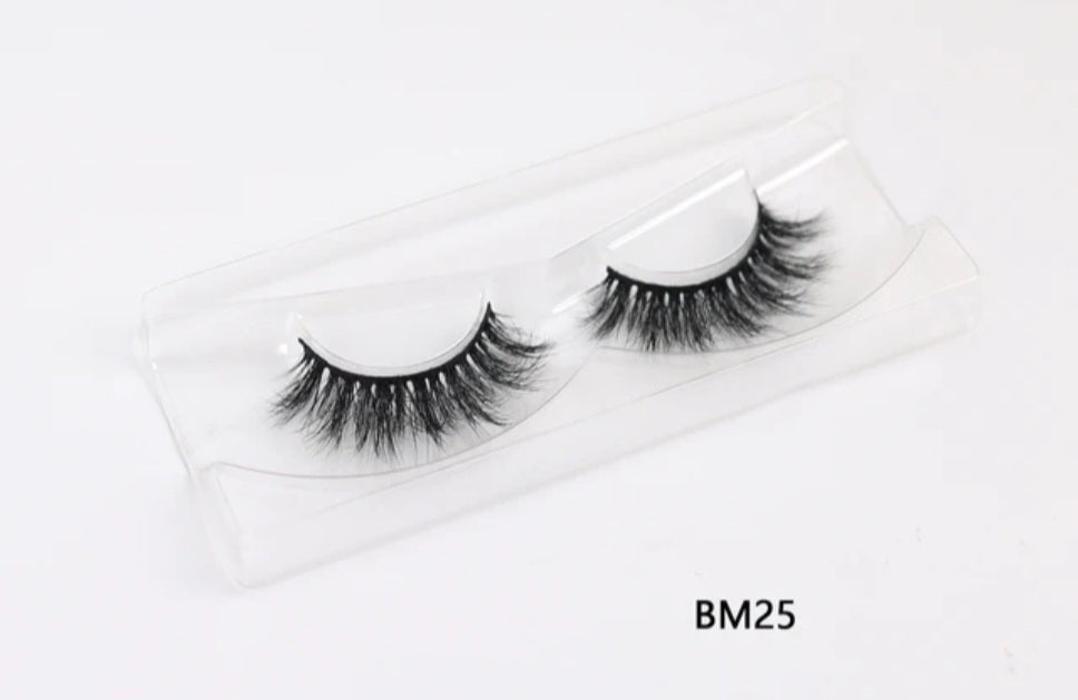 Janiah'z Beauty & Essentials  Eyelashes