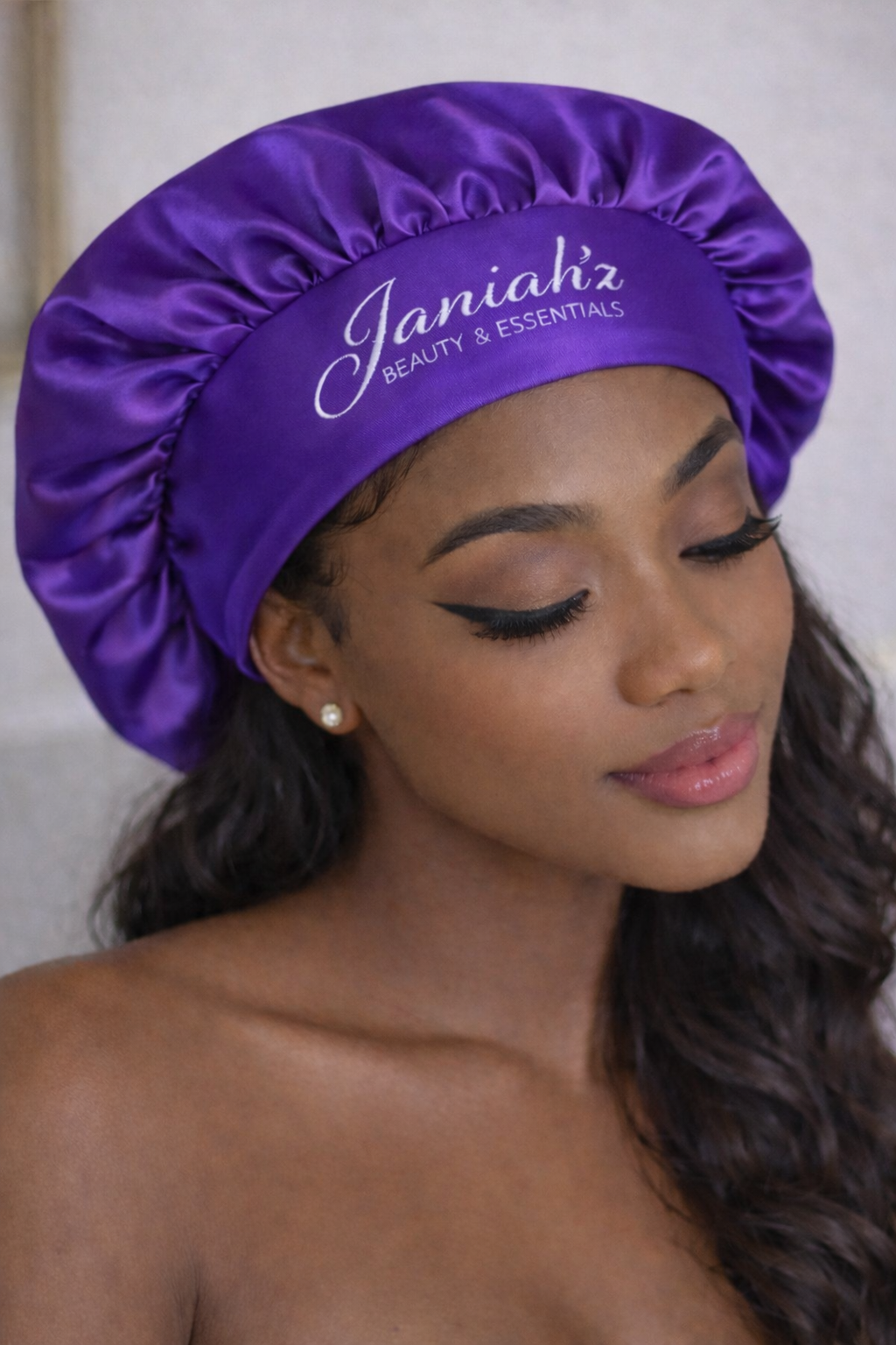 Janiah'z Beauty & Essentials bonnet