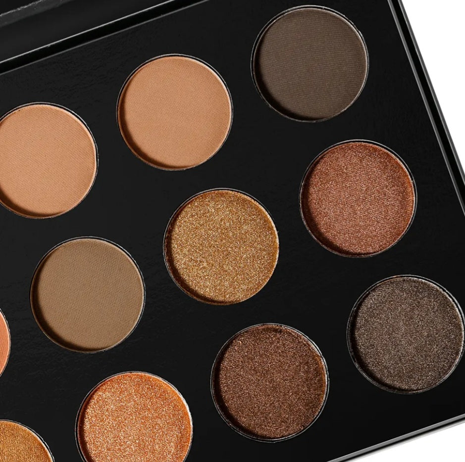 Janiah'z Beauty & Essentials nude eyeshadow pallette