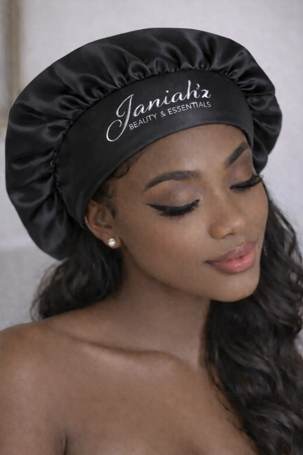 Janiah'z Beauty & Essentials bonnet