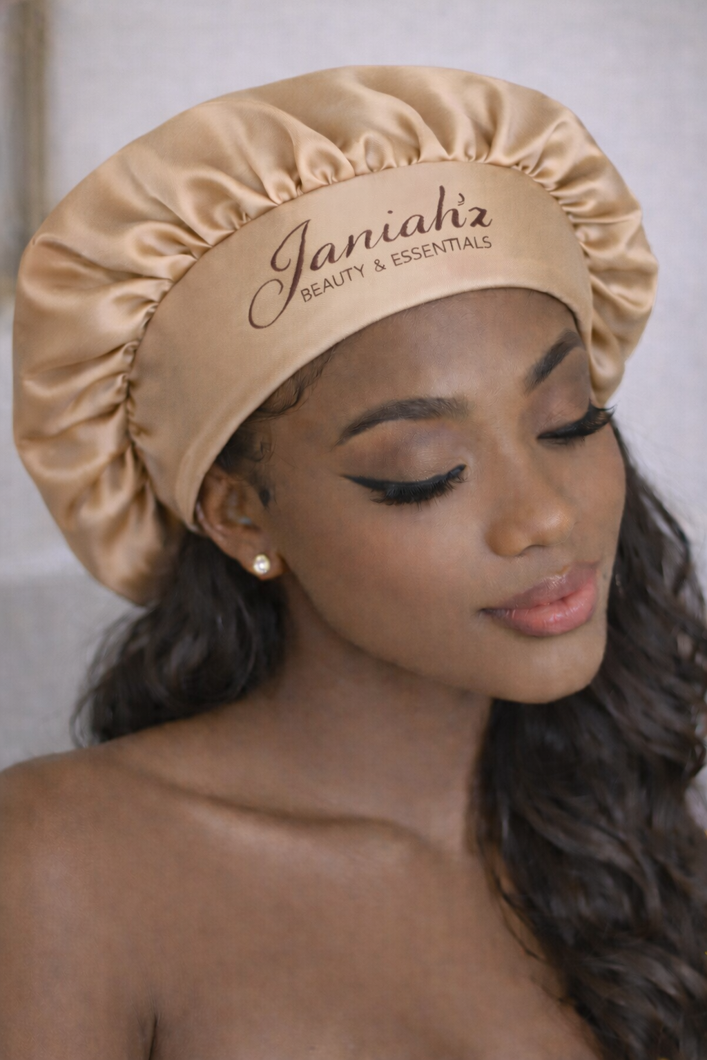 Janiah'z Beauty & Essentials bonnet
