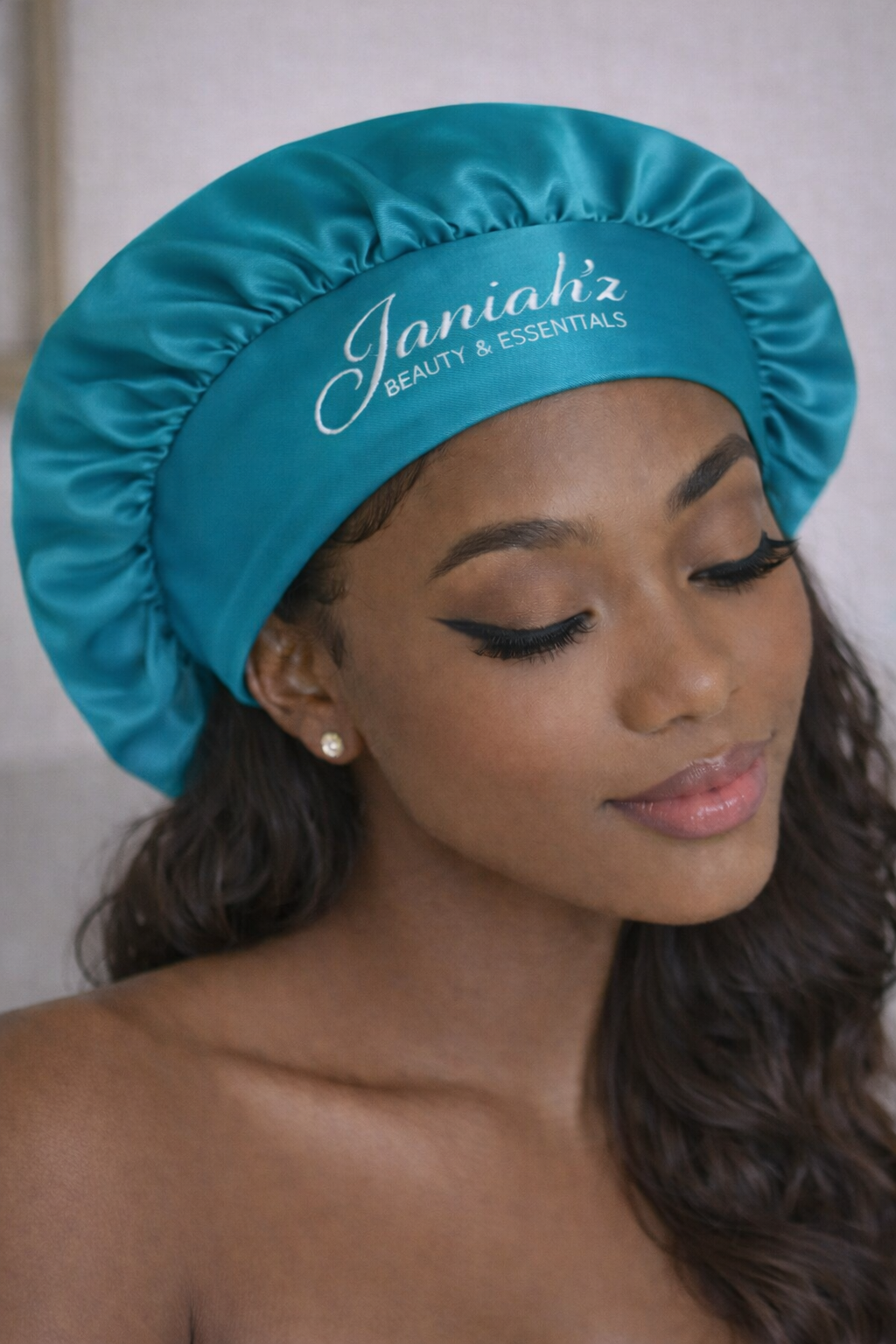 Janiah'z Beauty & Essentials bonnet