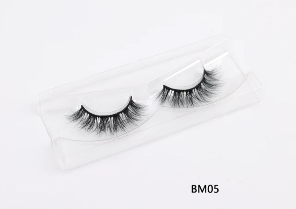 Janiah'z Beauty & Essentials  Eyelashes