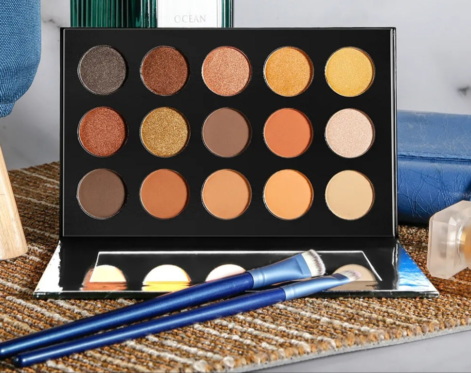 Janiah'z Beauty & Essentials nude eyeshadow pallette