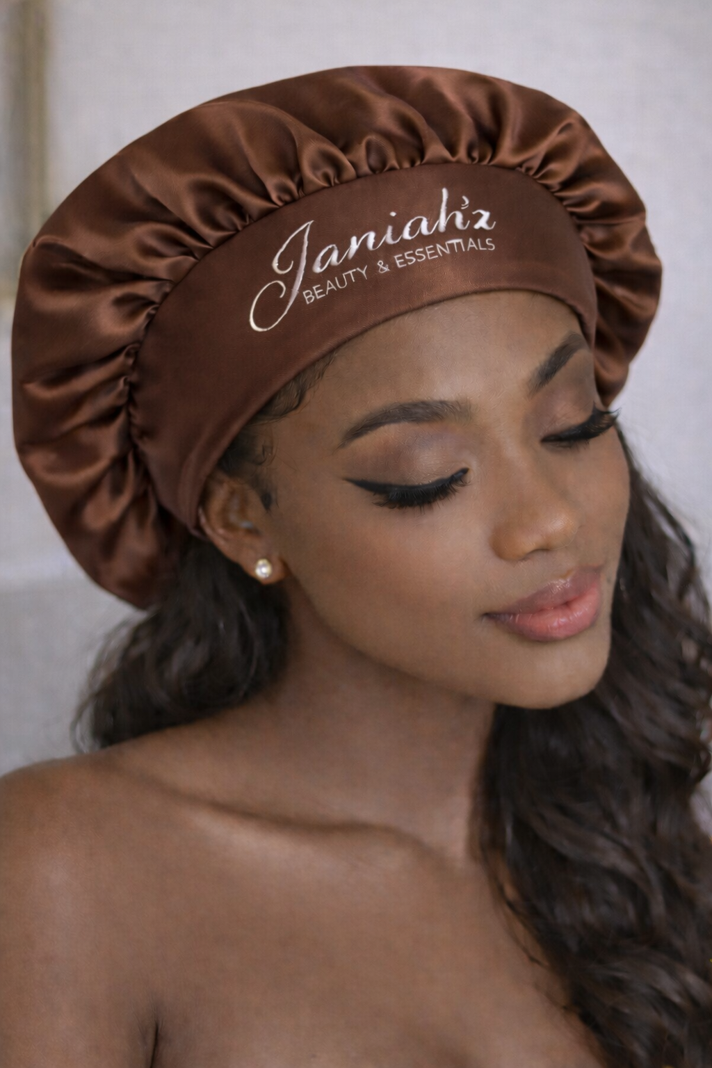 Janiah'z Beauty & Essentials bonnet