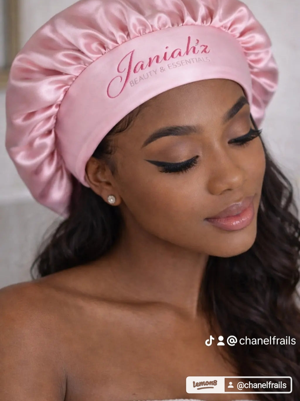 Janiah'z Beauty & Essentials bonnet