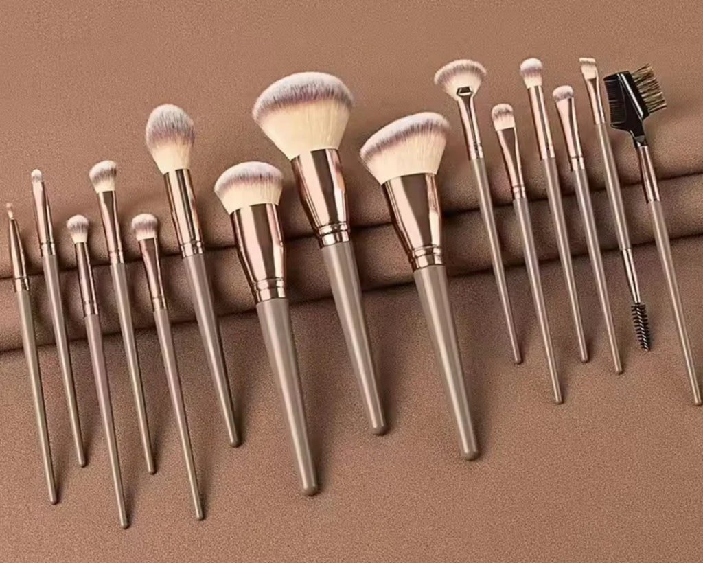 Janiah'z Beauty & Essentials Makeup Brushes