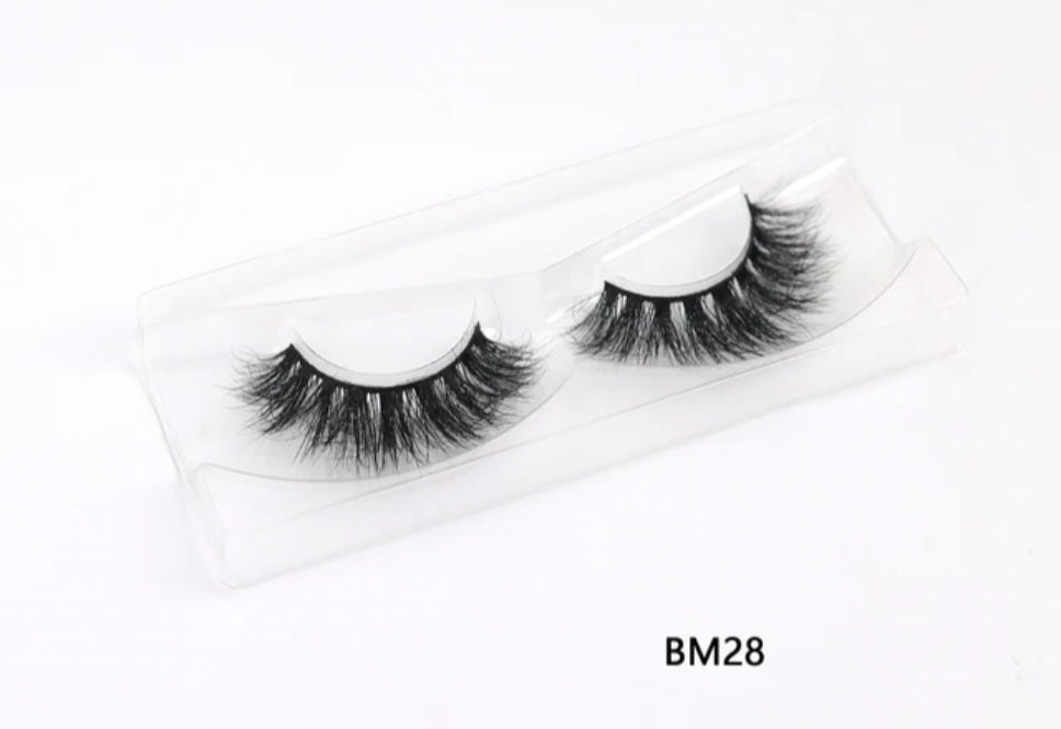 Janiah'z Beauty & Essentials  Eyelashes