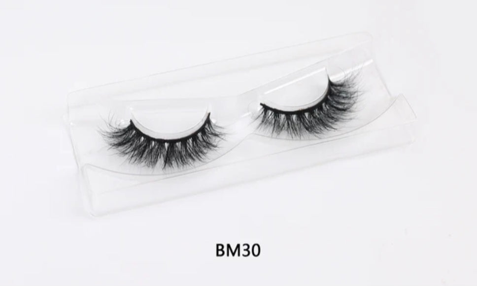 Janiah'z Beauty & Essentials  Eyelashes