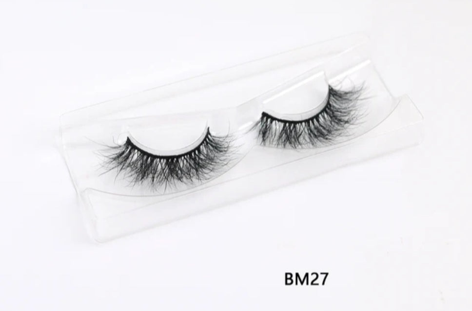 Janiah'z Beauty & Essentials  Eyelashes