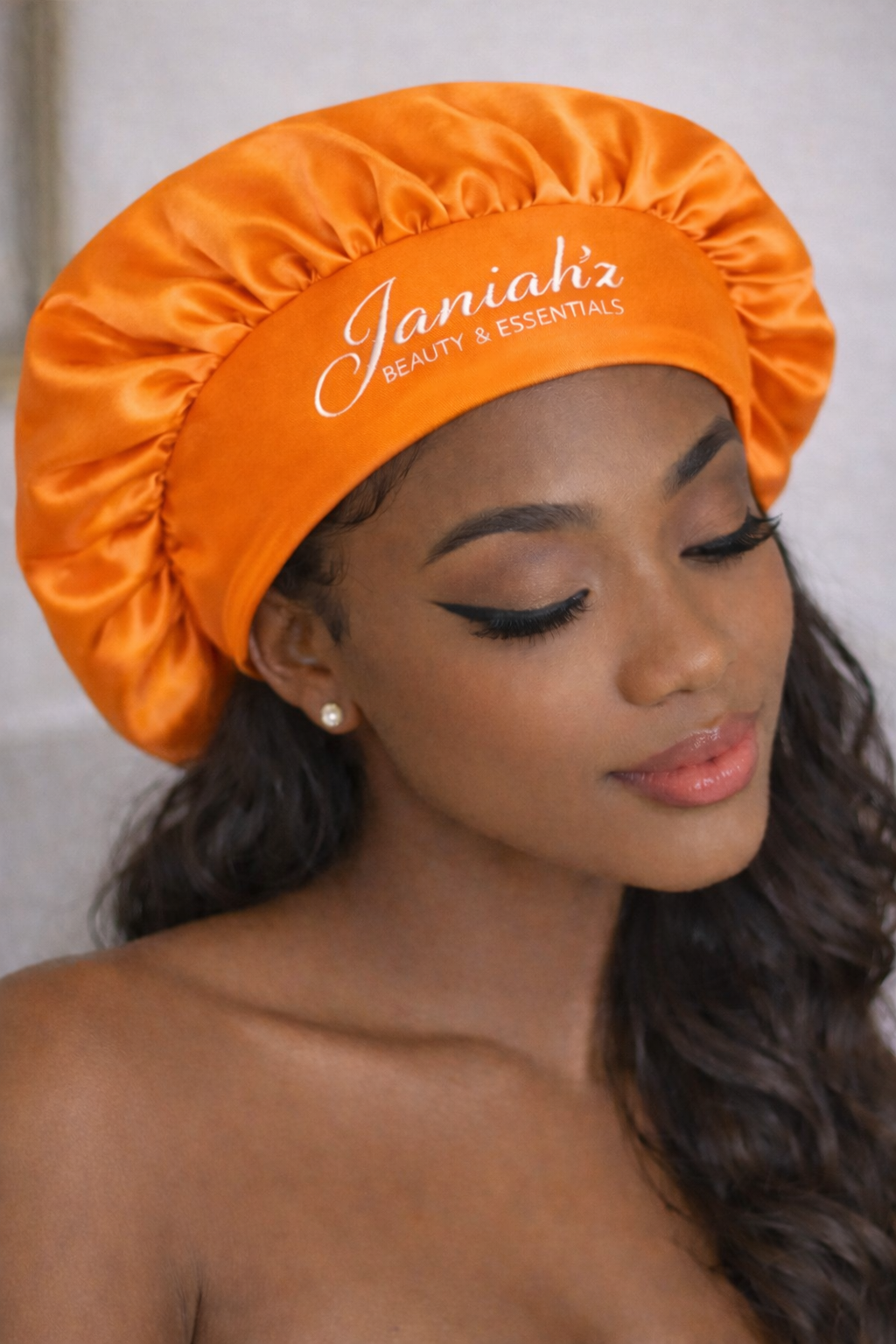 Janiah'z Beauty & Essentials bonnet